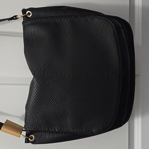 Caroline Hill Maisy Messenger Bag